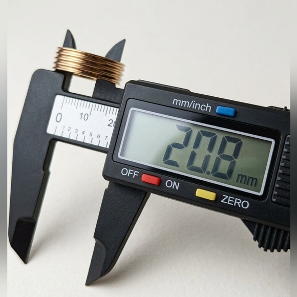 Gold Ribbed Grooved Band Ring Stainless Steel Men’s Women’s Size 11 - Picture 3 of 4